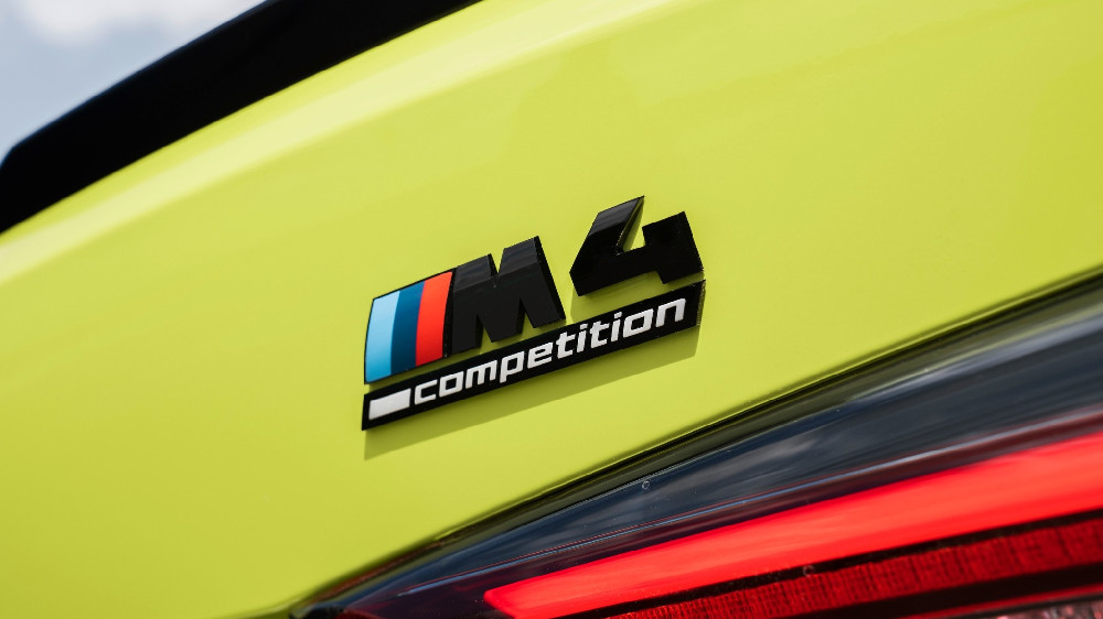 P90399264_lowRes_the-new-bmw-m4-compe