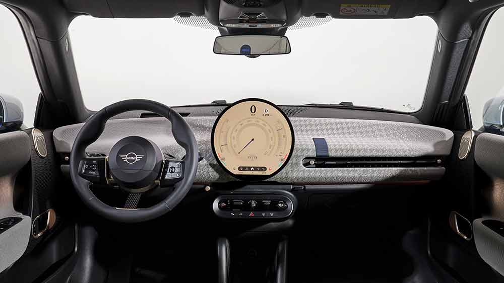 The New MINI Cooper 5 Door Interior 1000X562